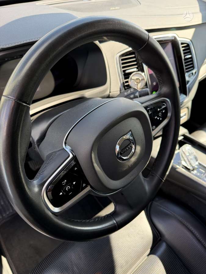 Volvo XC90 - 12