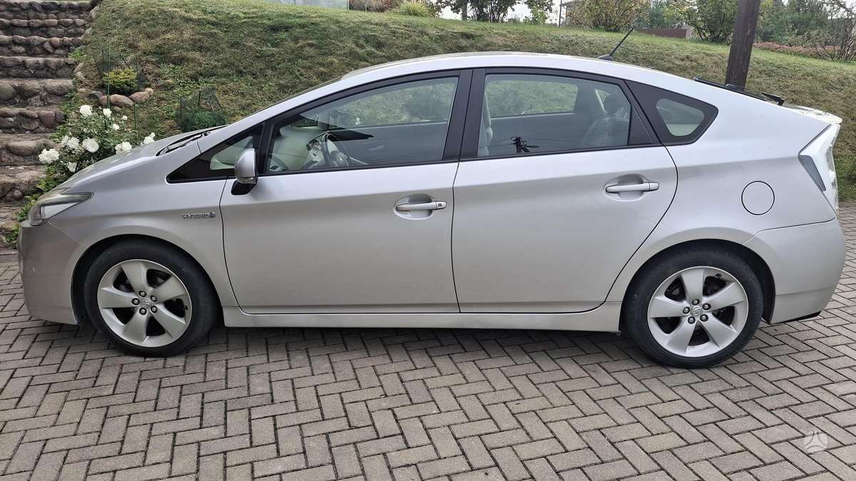 Toyota Prius - 2
