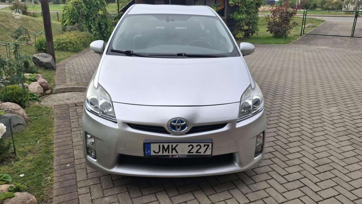 Toyota Prius - 3