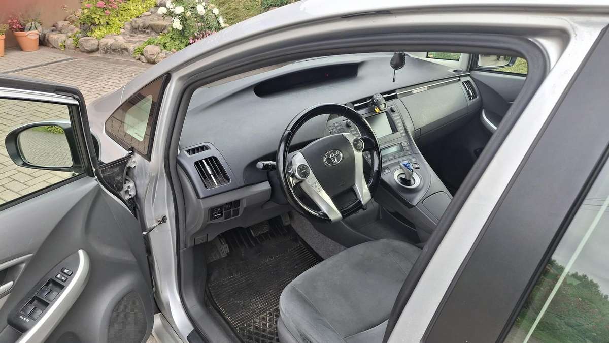 Toyota Prius - 8