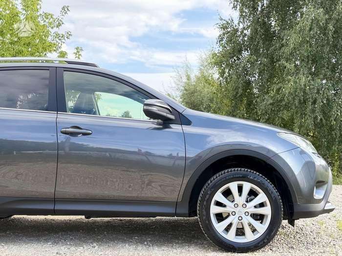 Toyota RAV4 - 10