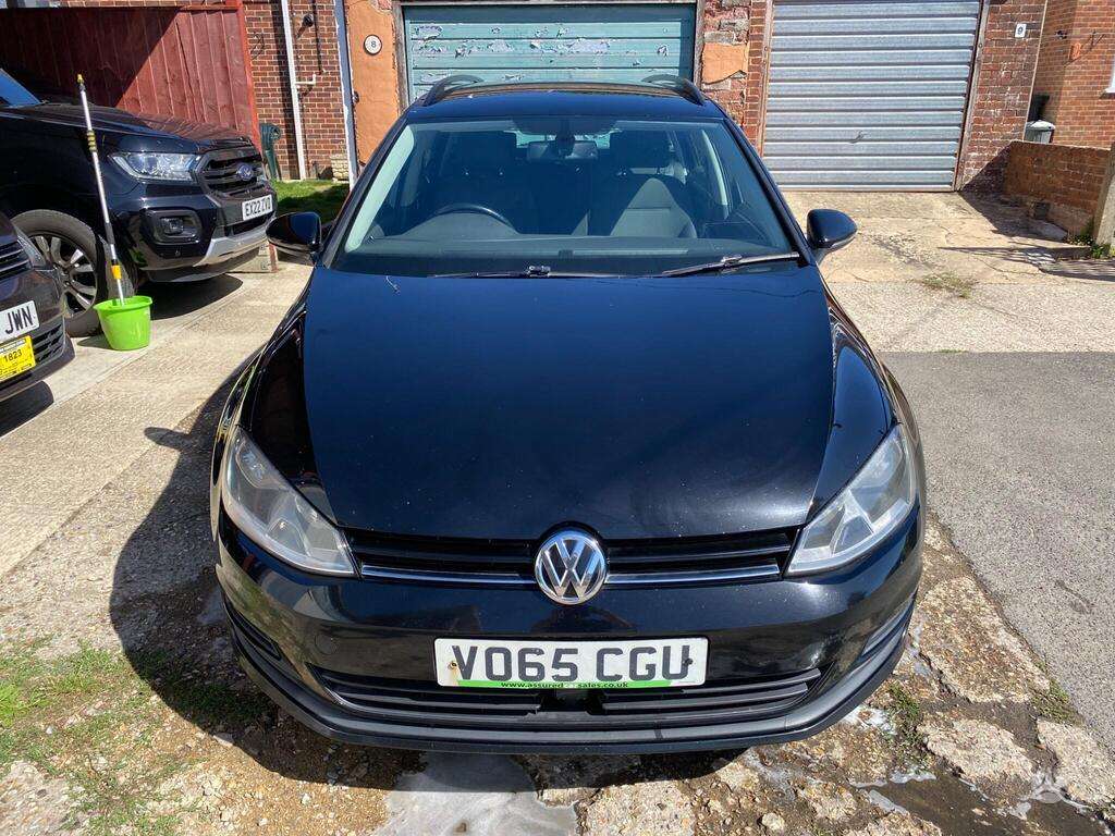 Volkswagen Golf - 2