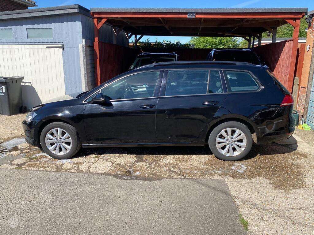 Volkswagen Golf - 5