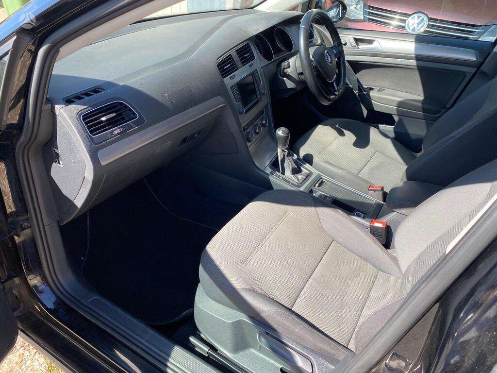 Volkswagen Golf - 8