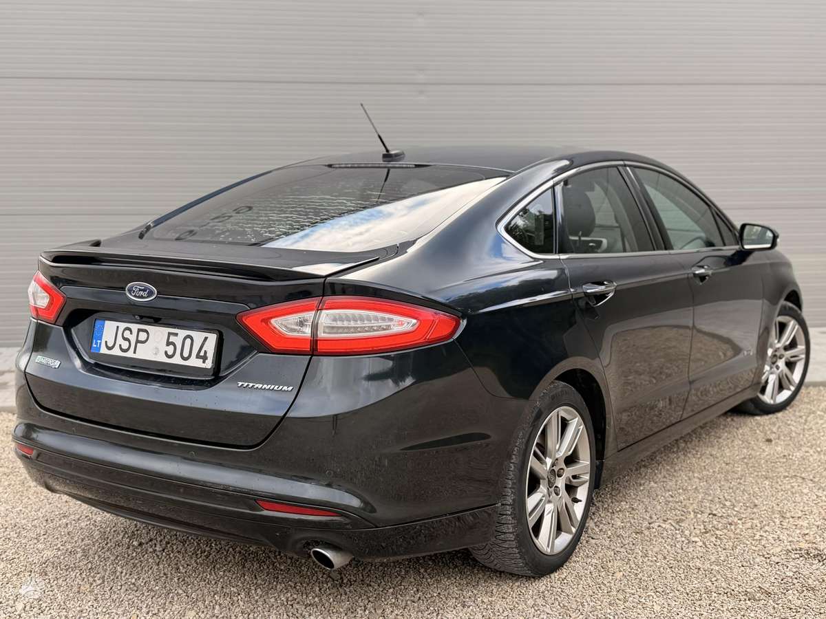 Ford Fusion - 7