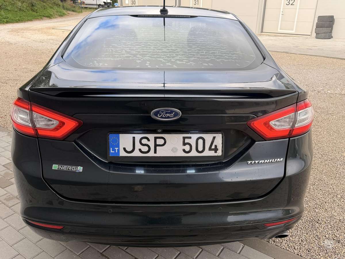Ford Fusion - 9
