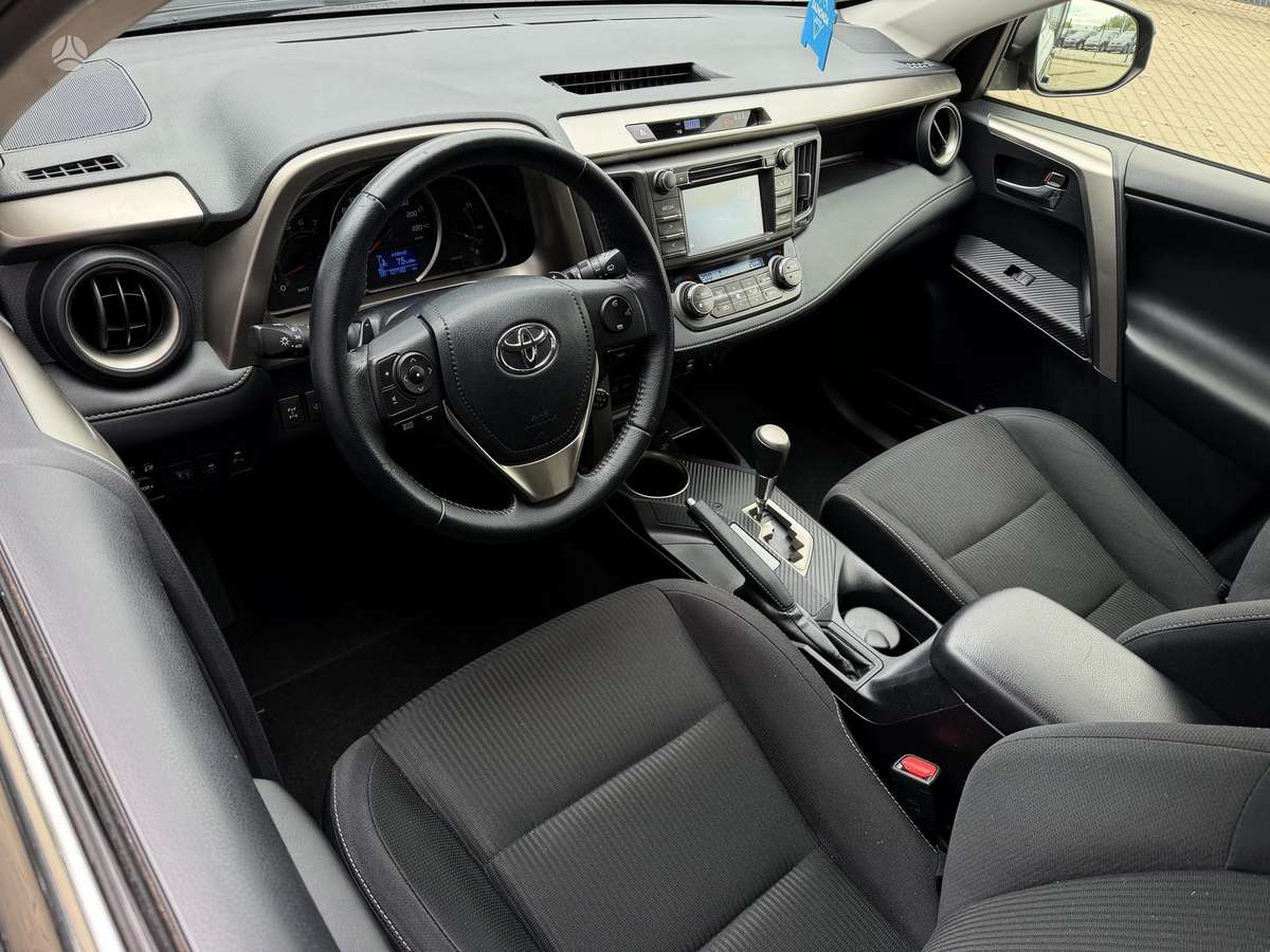 Toyota RAV4 - 5