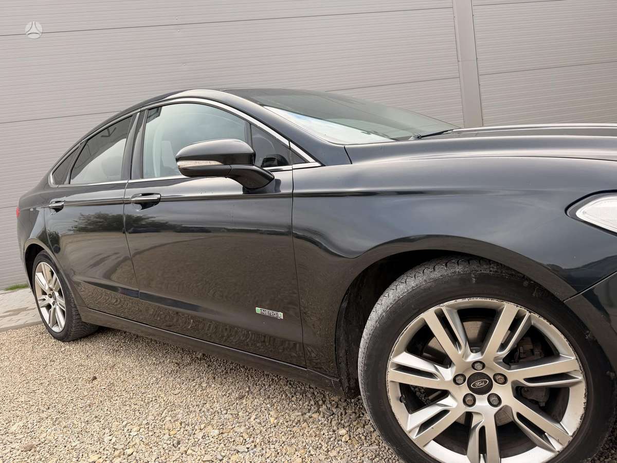 Ford Fusion - 10