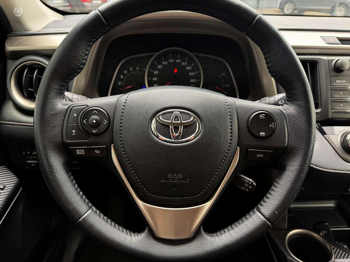 Toyota RAV4 - 6