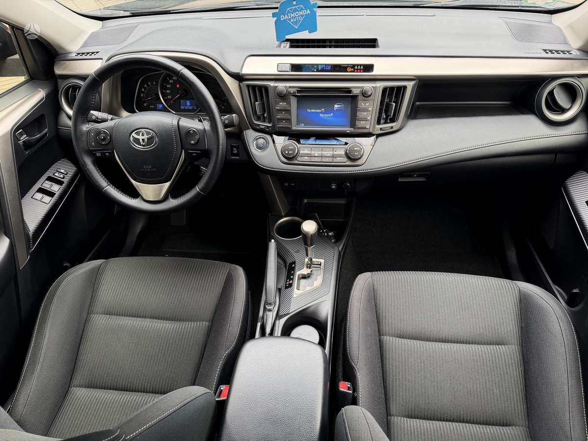 Toyota RAV4 - 8