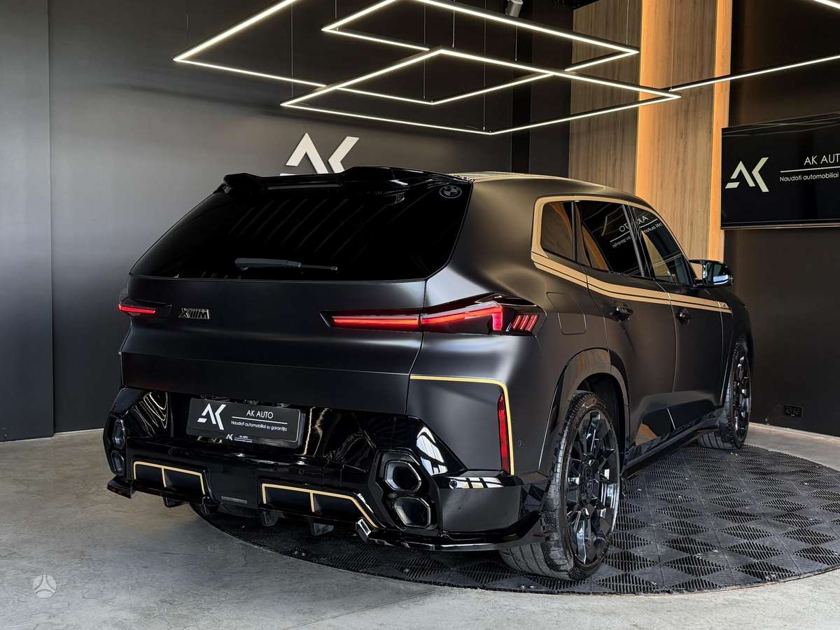 BMW XM - 11