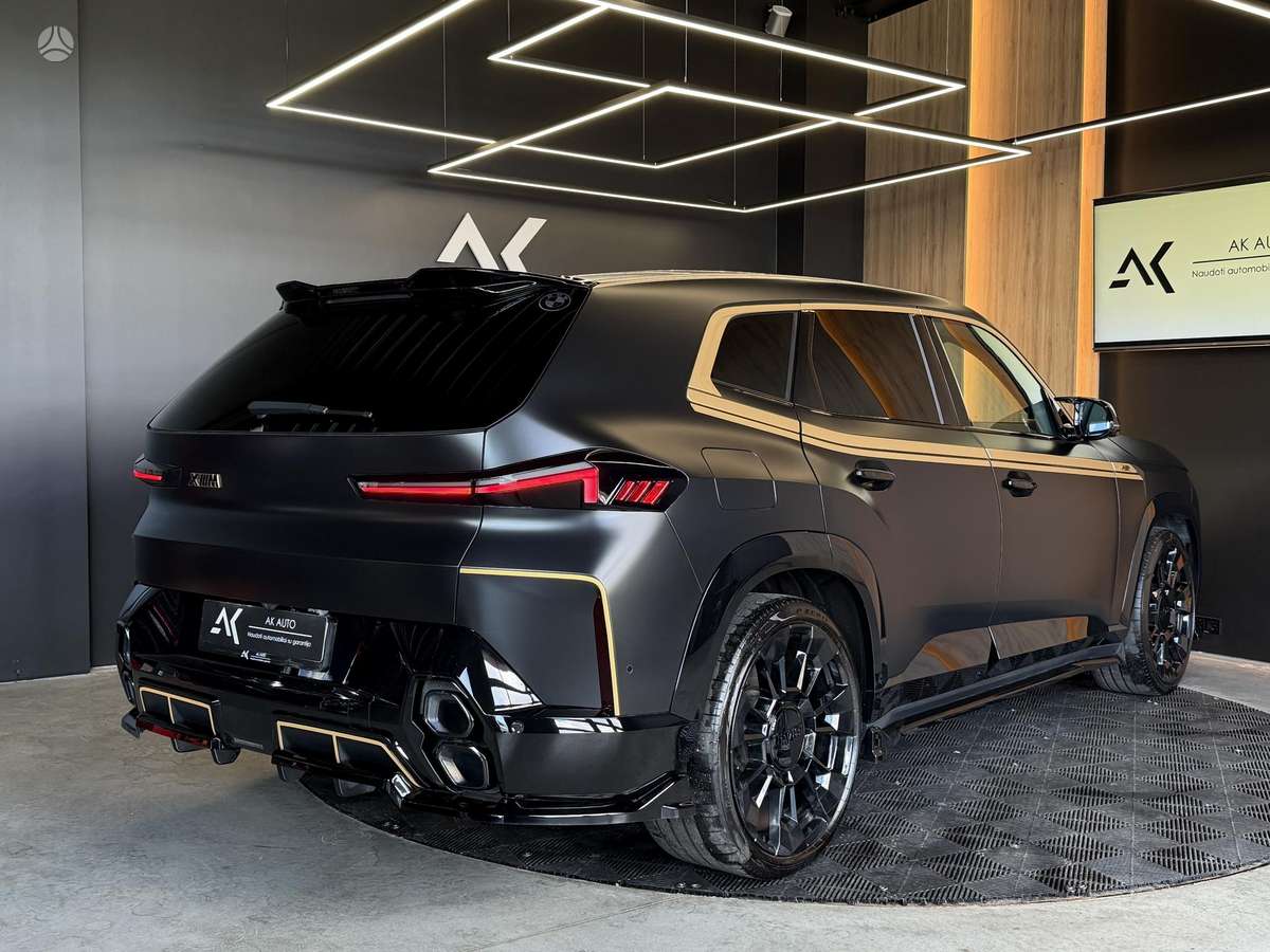BMW XM - 12