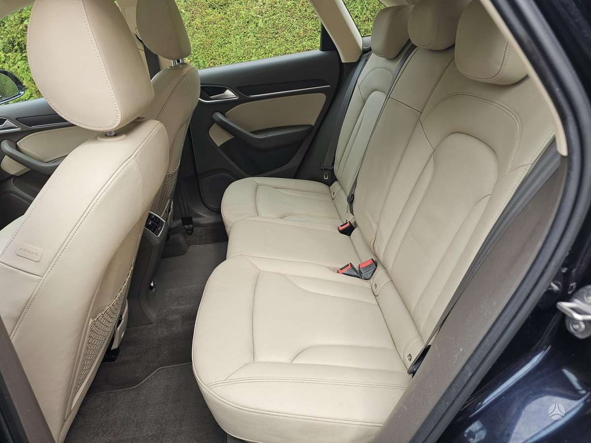 Audi Q3, 1.4 l., off-road / crossover