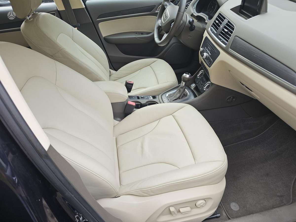 Audi Q3, 1.4 l., off-road / crossover