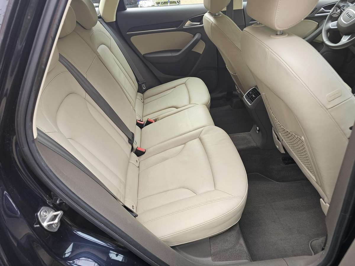 Audi Q3, 1.4 l., off-road / crossover