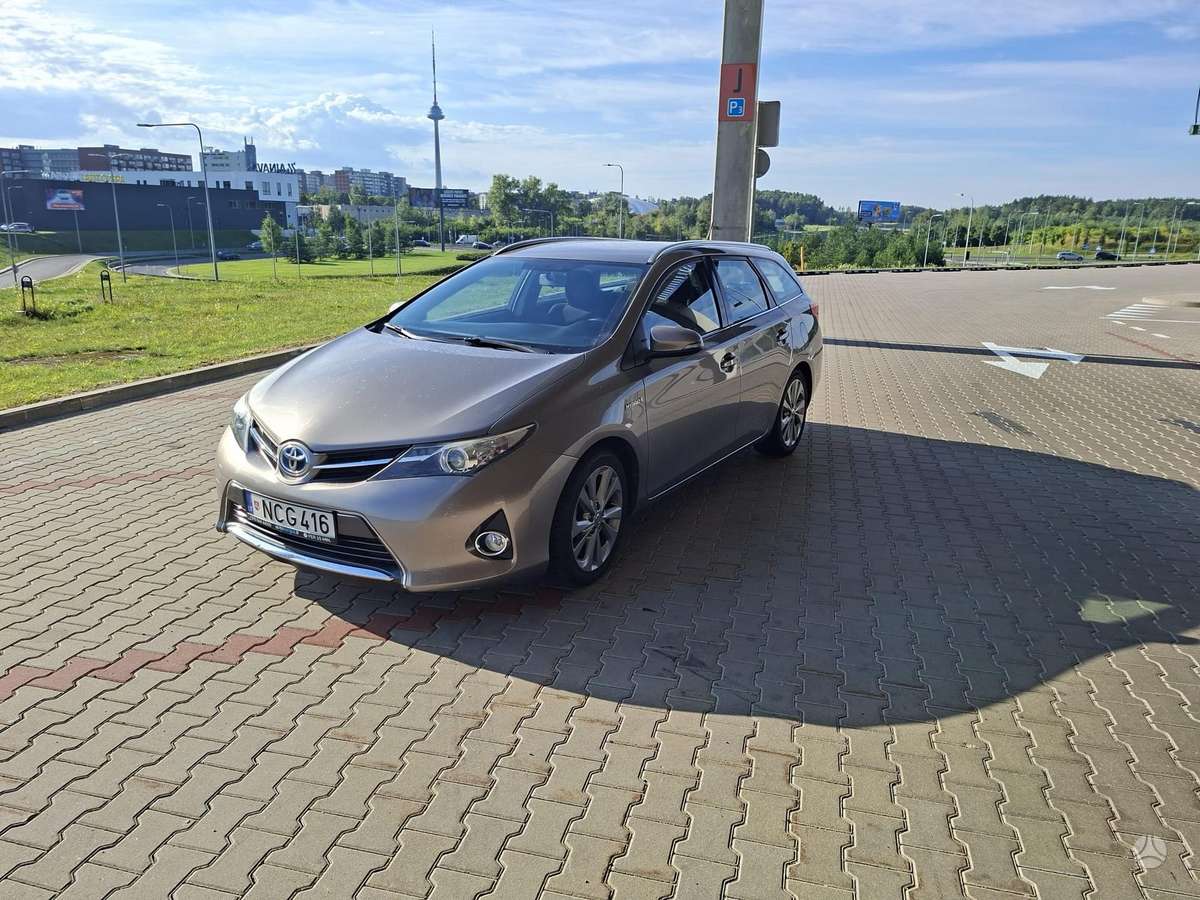 Toyota Auris - 1