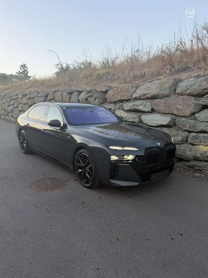 BMW i7 - 1