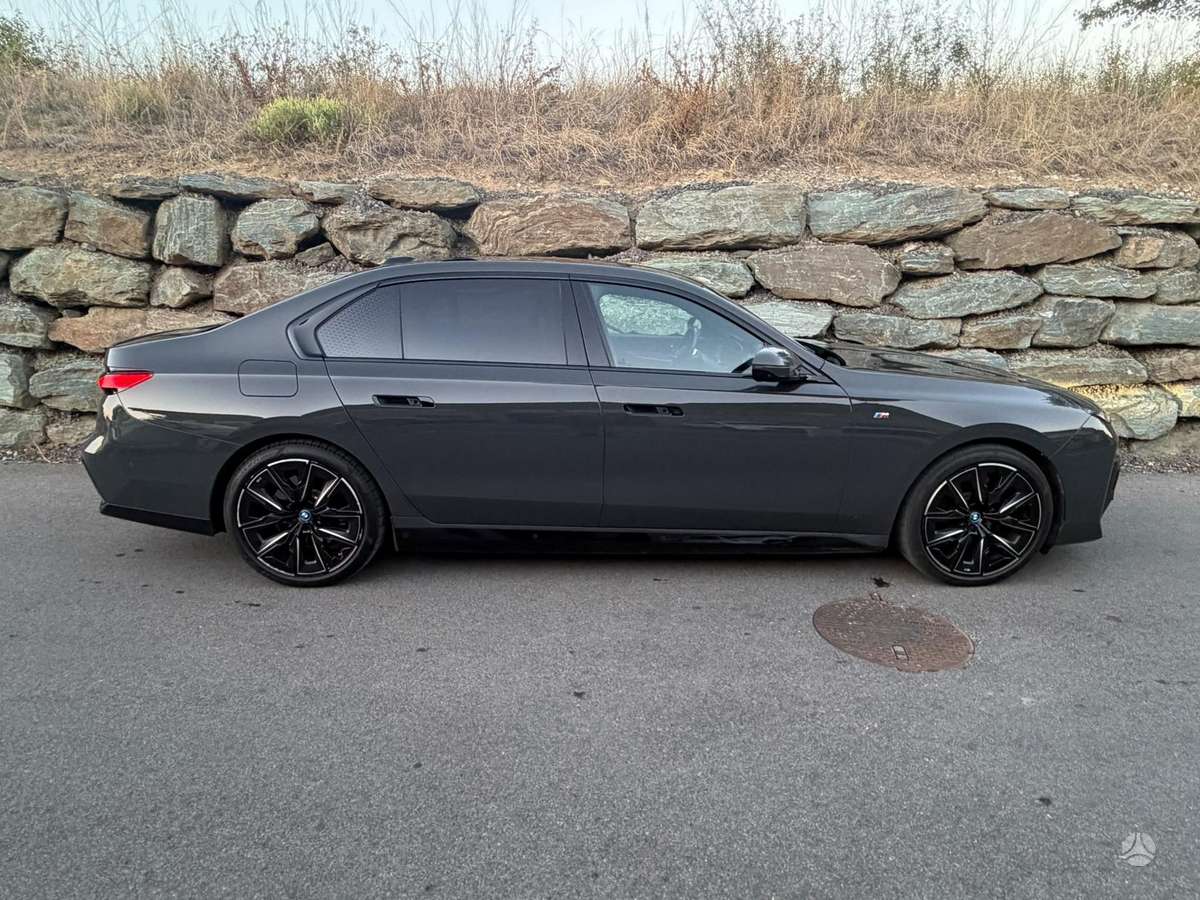 BMW i7 - 3