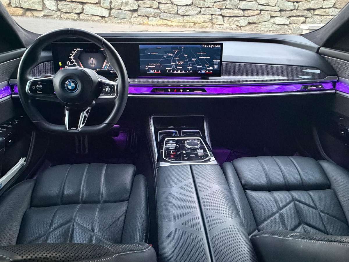 BMW i7 - 7