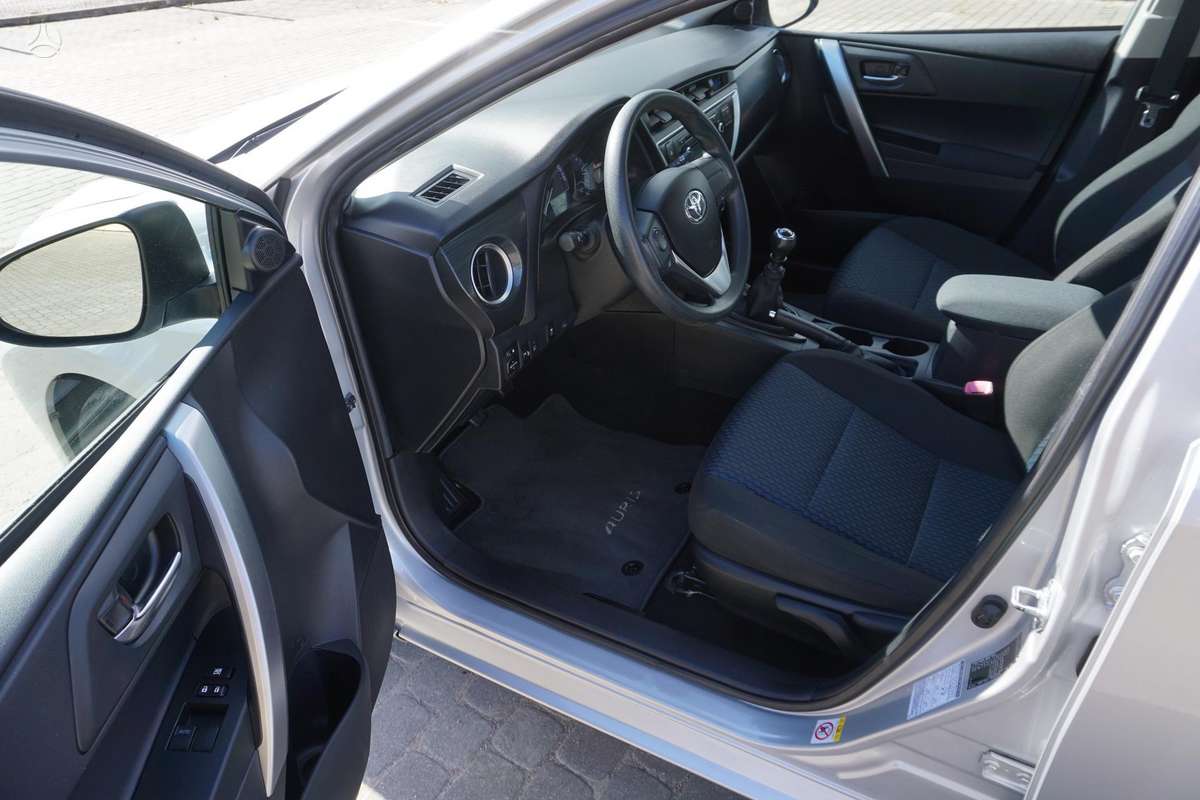 Toyota Auris, 1.3 l., hatchback