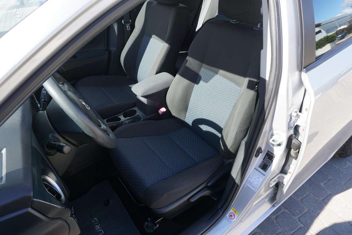 Toyota Auris, 1.3 l., hatchback