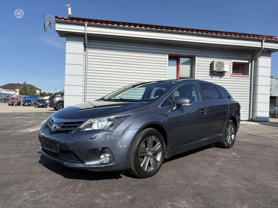 Toyota Avensis - 1