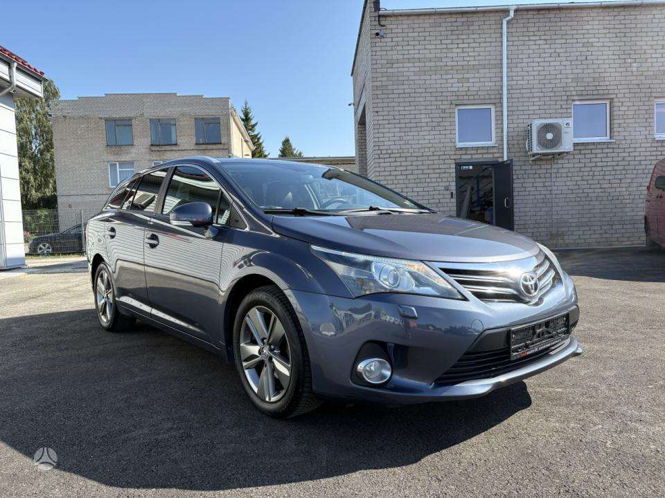 Toyota Avensis - 2