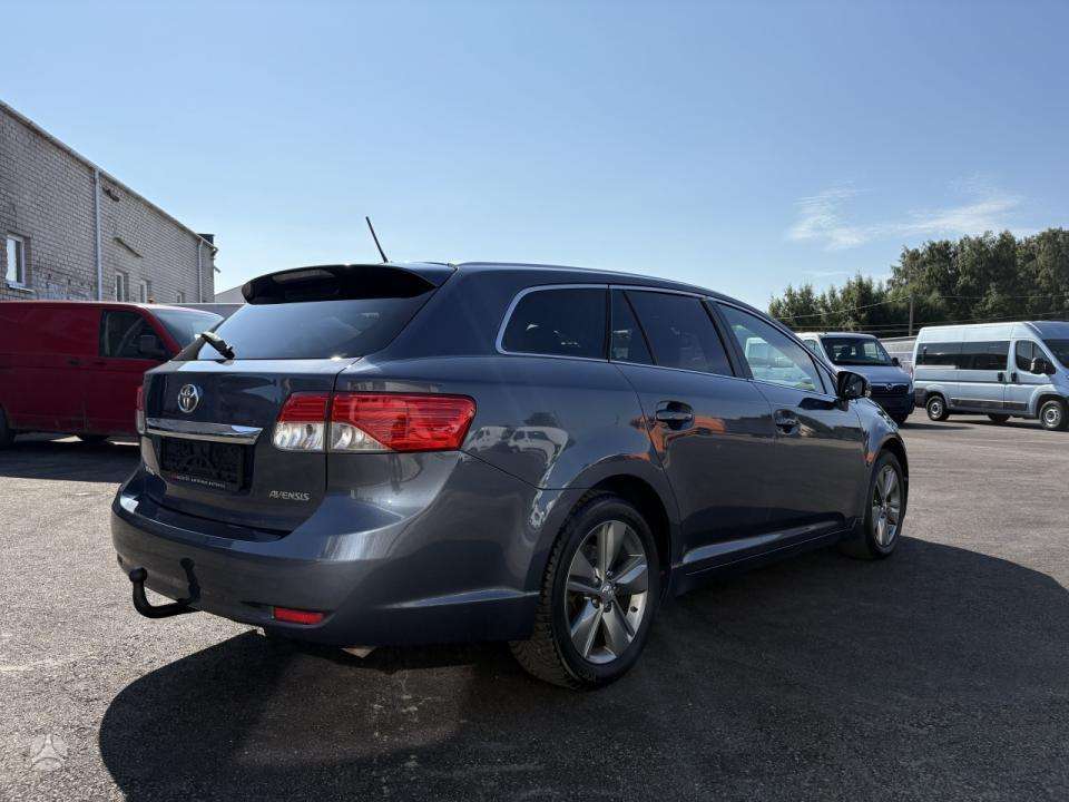 Toyota Avensis - 3