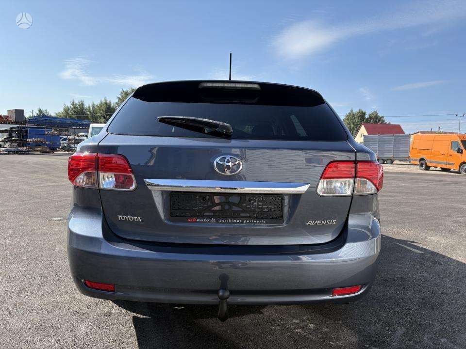 Toyota Avensis - 6