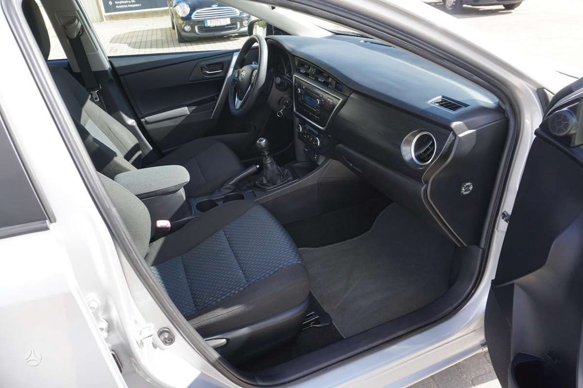 Toyota Auris, 1.3 l., hatchback
