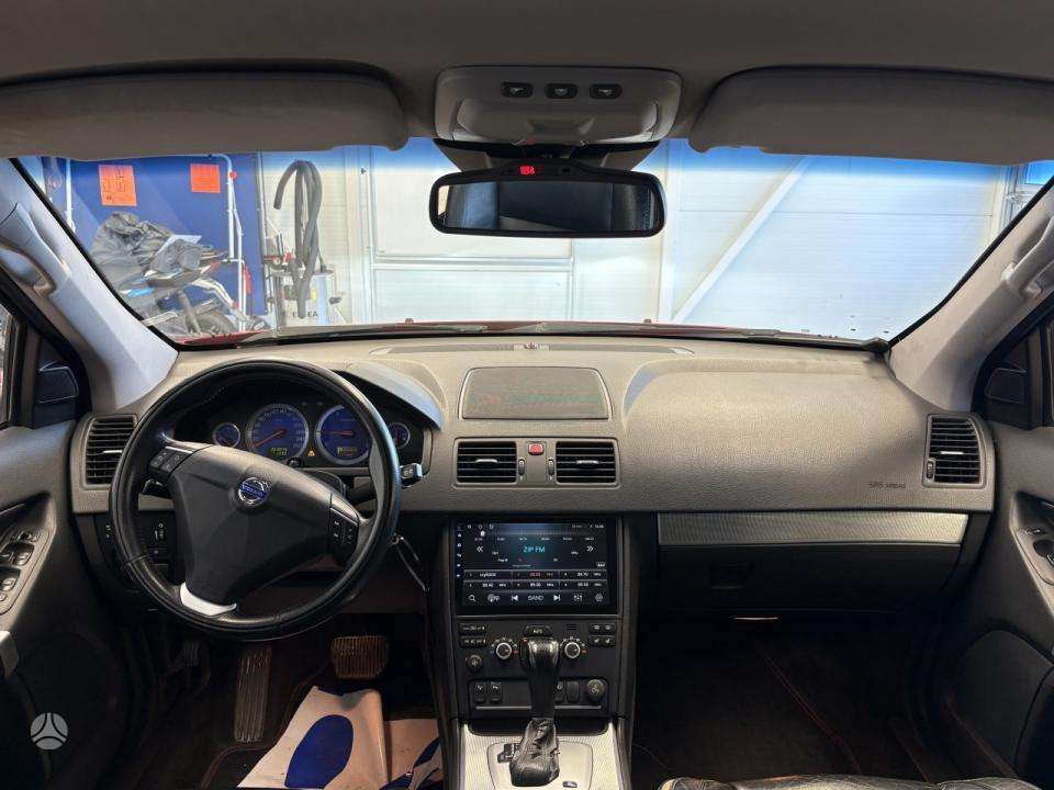 Volvo XC90 - 11