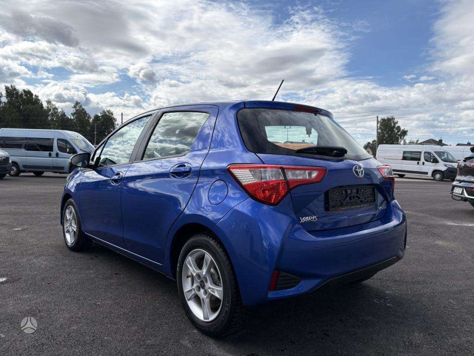 Toyota Yaris - 4