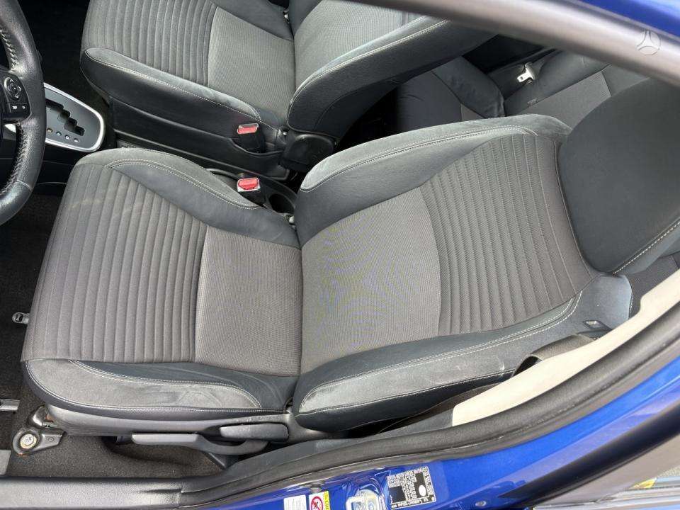 Toyota Yaris - 10