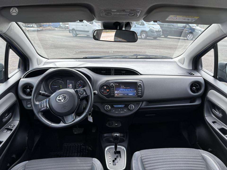 Toyota Yaris - 12