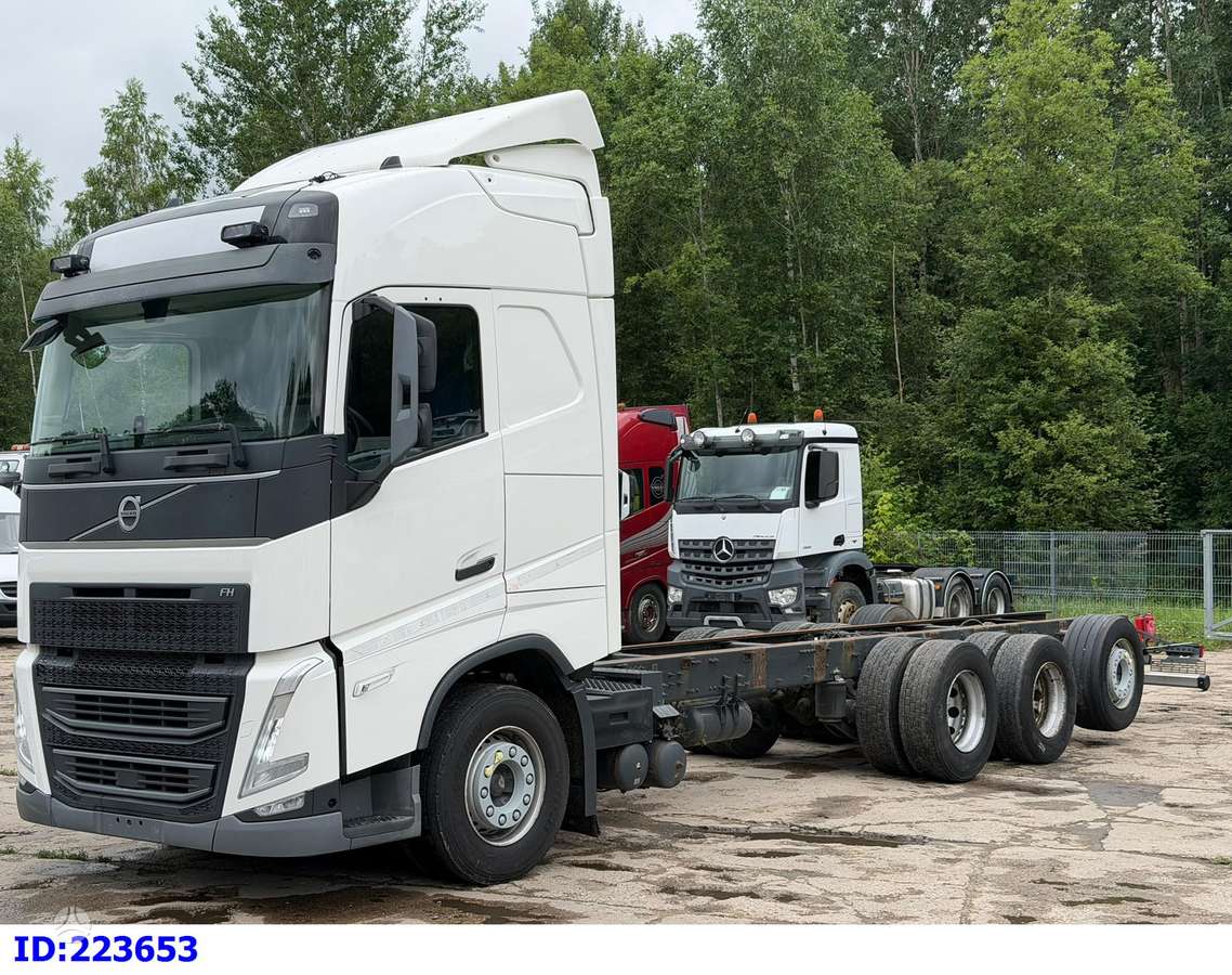 Volvo FH13 540 8X4 (Steering axle), шасси
