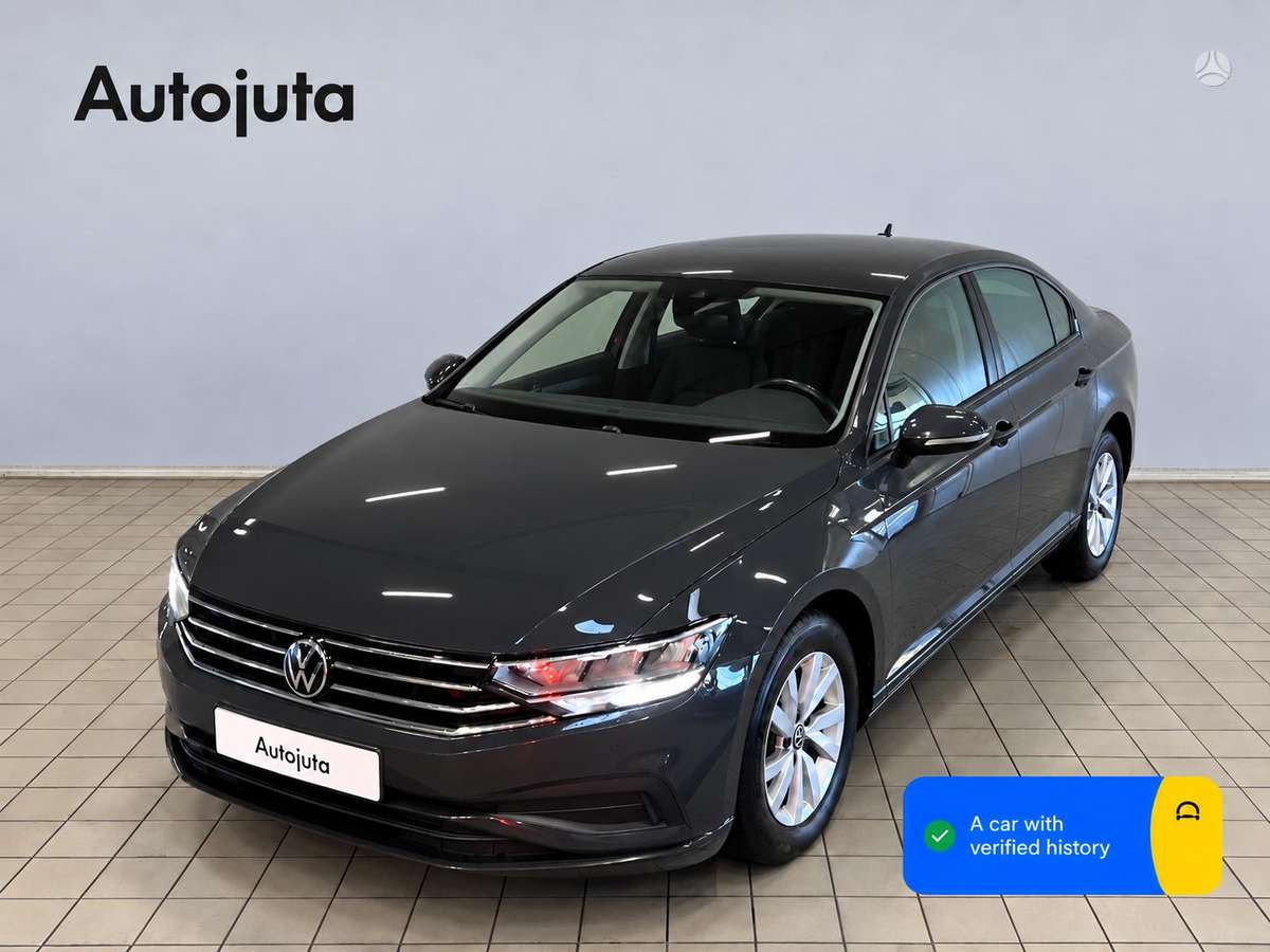 Volkswagen Passat - 1