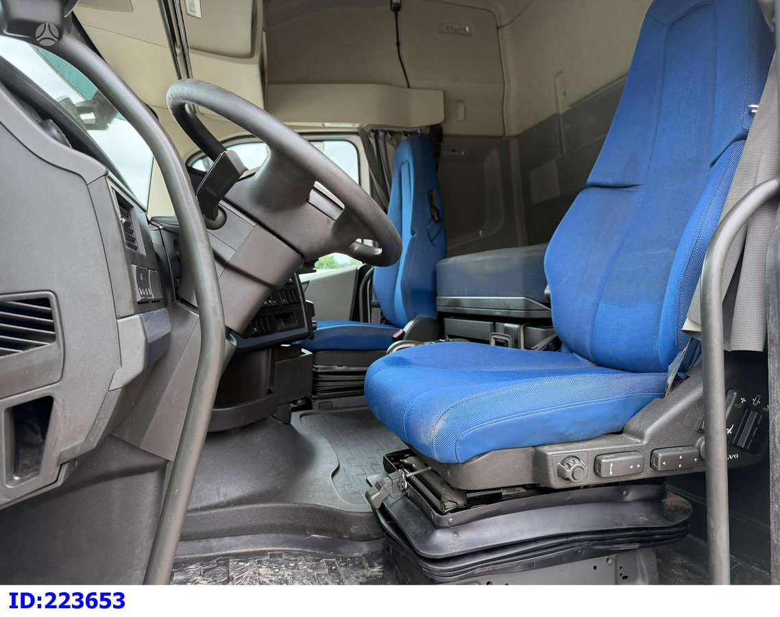 Volvo FH13 540 8X4 (Steering axle), шасси