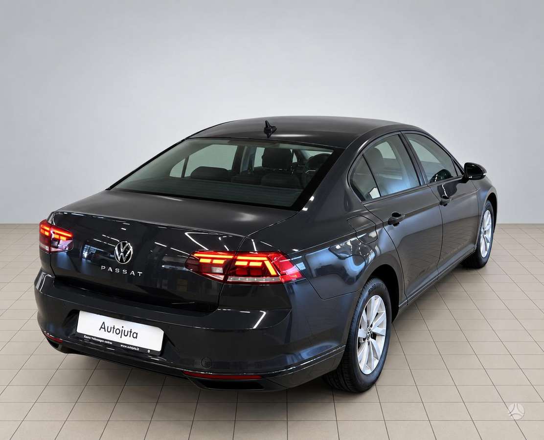 Volkswagen Passat - 4