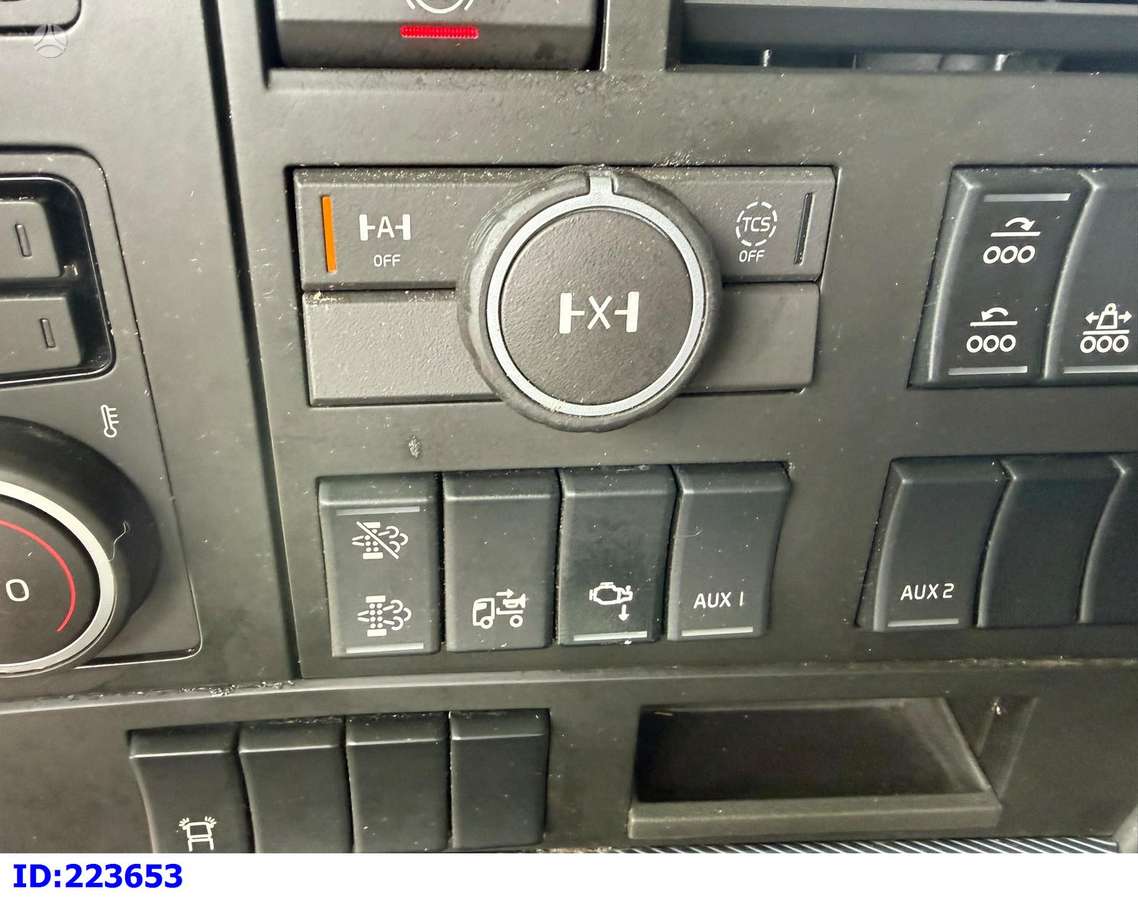 Volvo FH13 540 8X4 (Steering axle), шасси