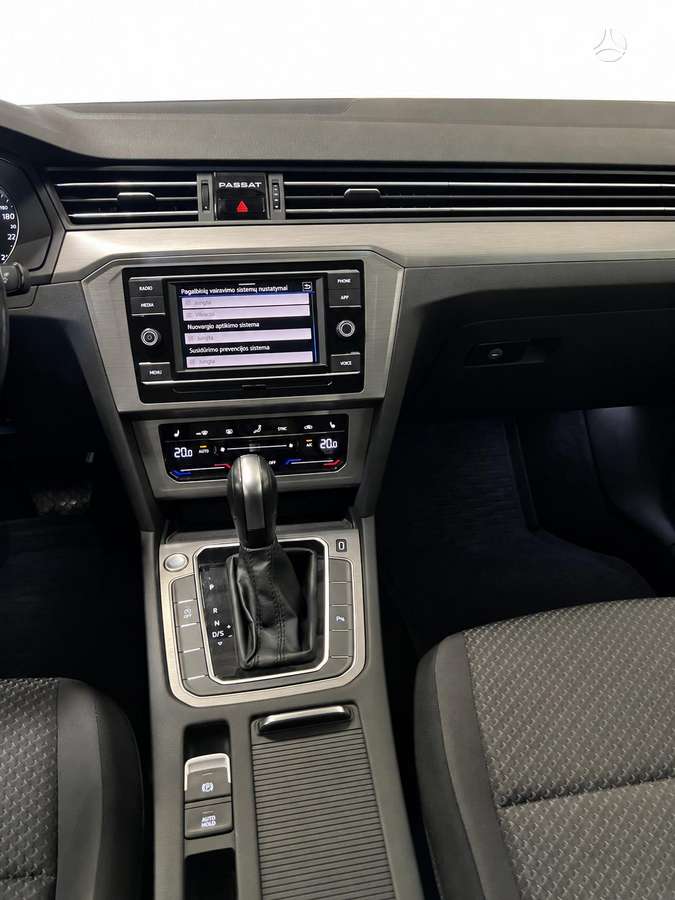 Volkswagen Passat - 10