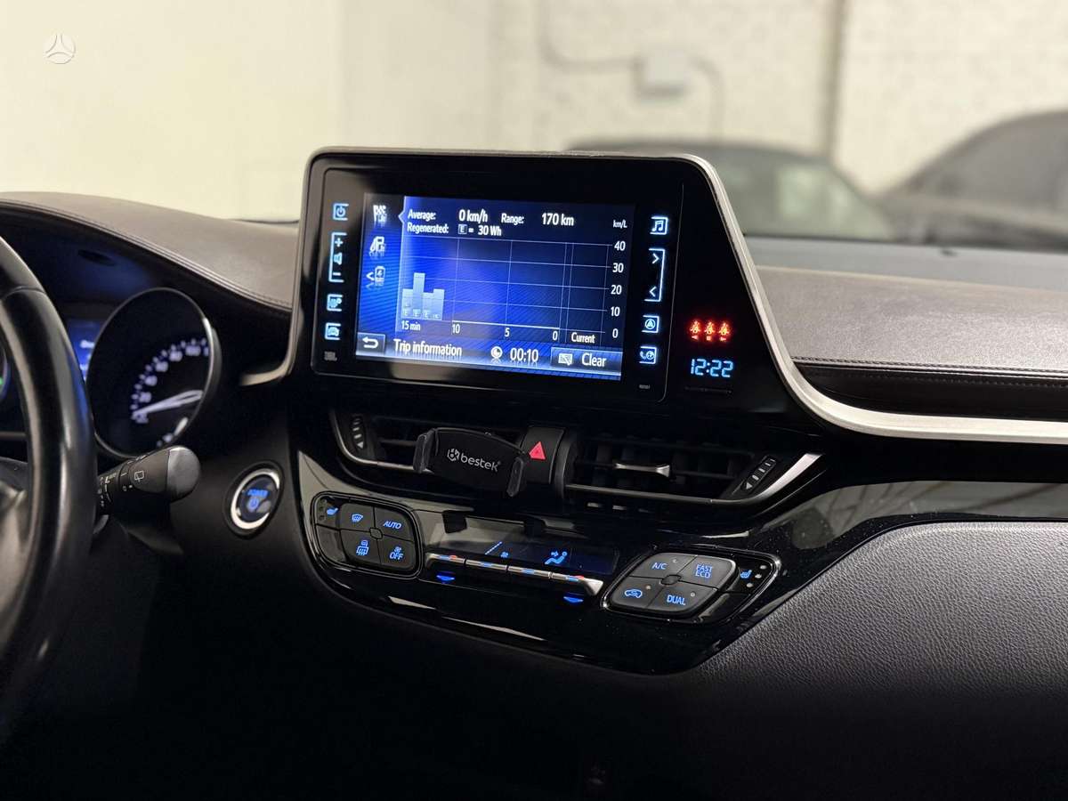 Toyota C-HR - 4