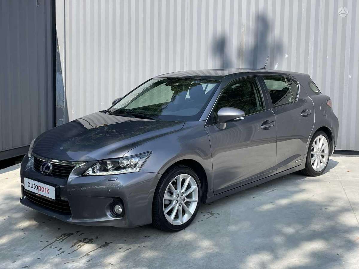 Lexus CT 200h - 1