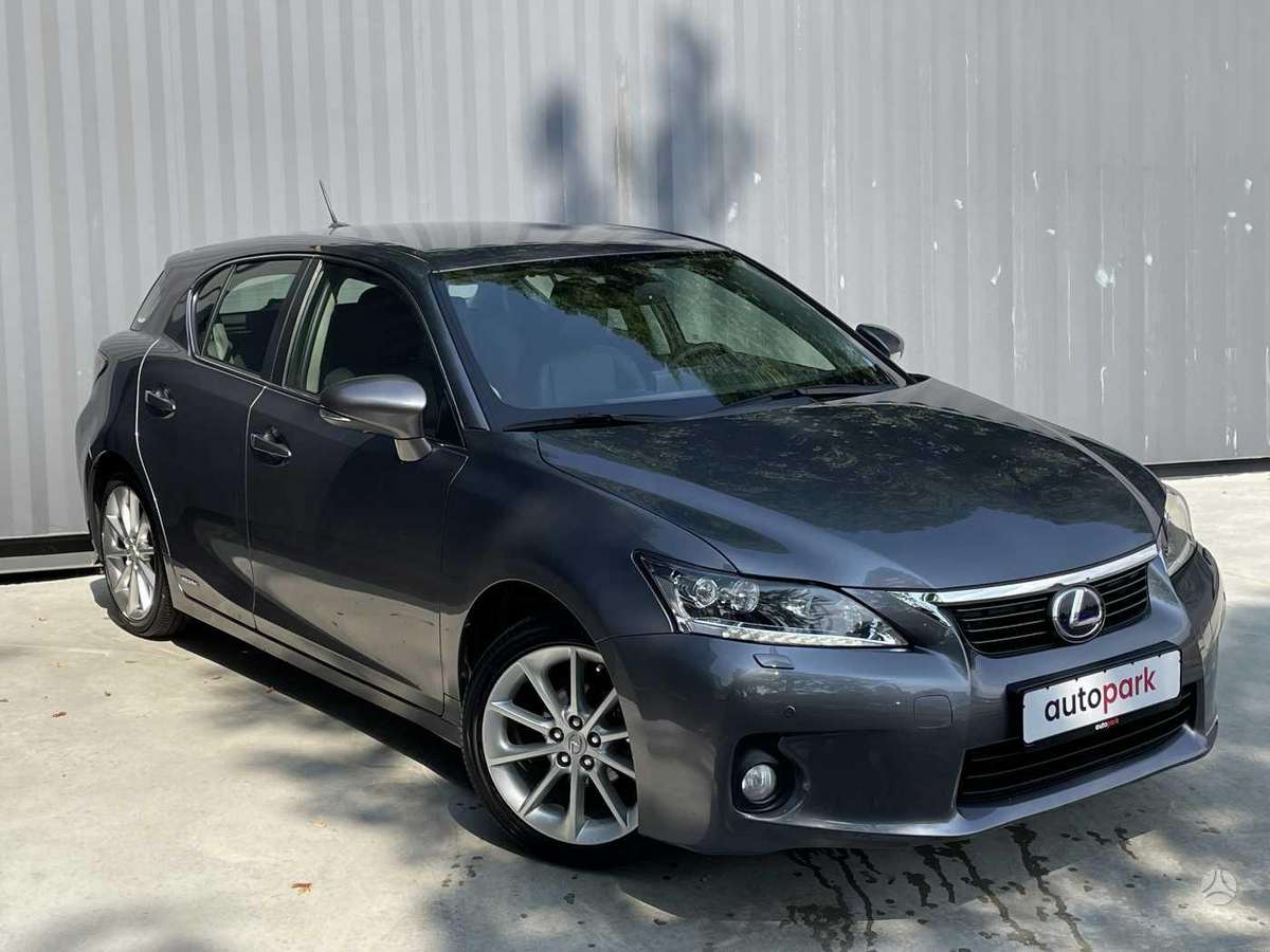 Lexus CT 200h - 2