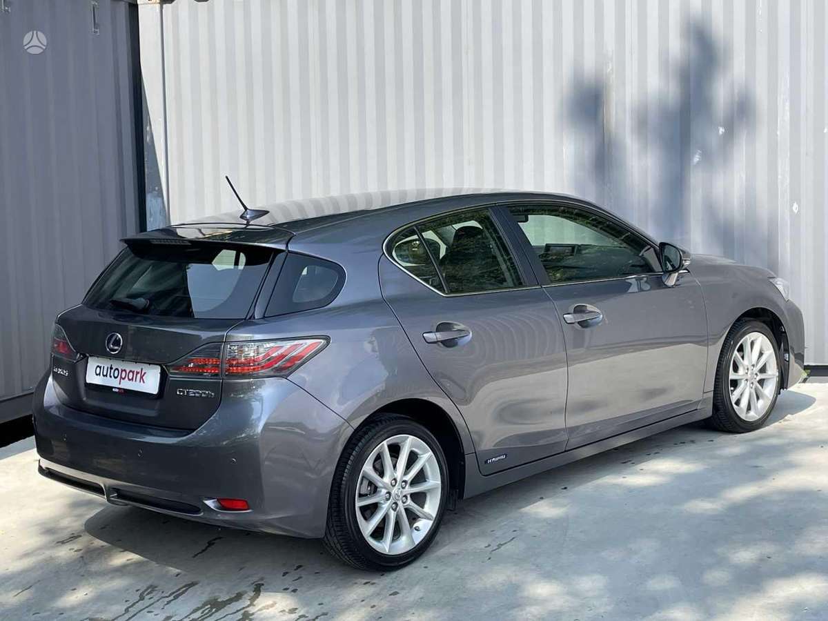 Lexus CT 200h - 3