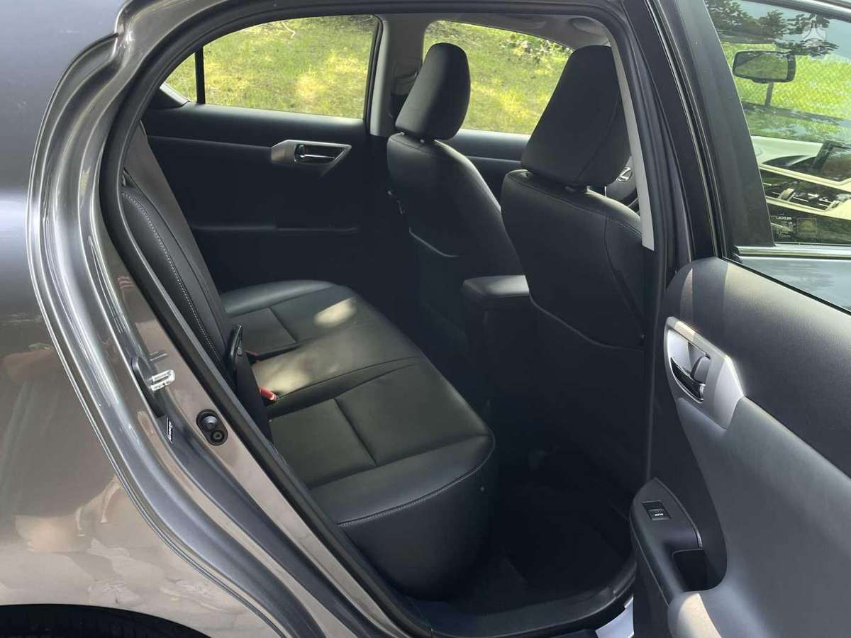 Lexus CT 200h - 5