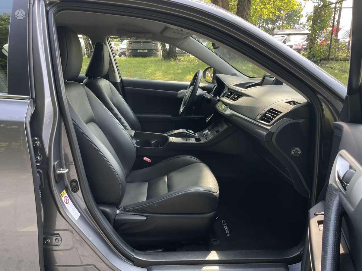 Lexus CT 200h - 7