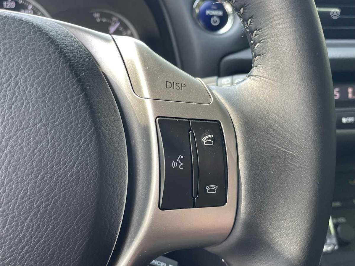 Lexus CT 200h - 10