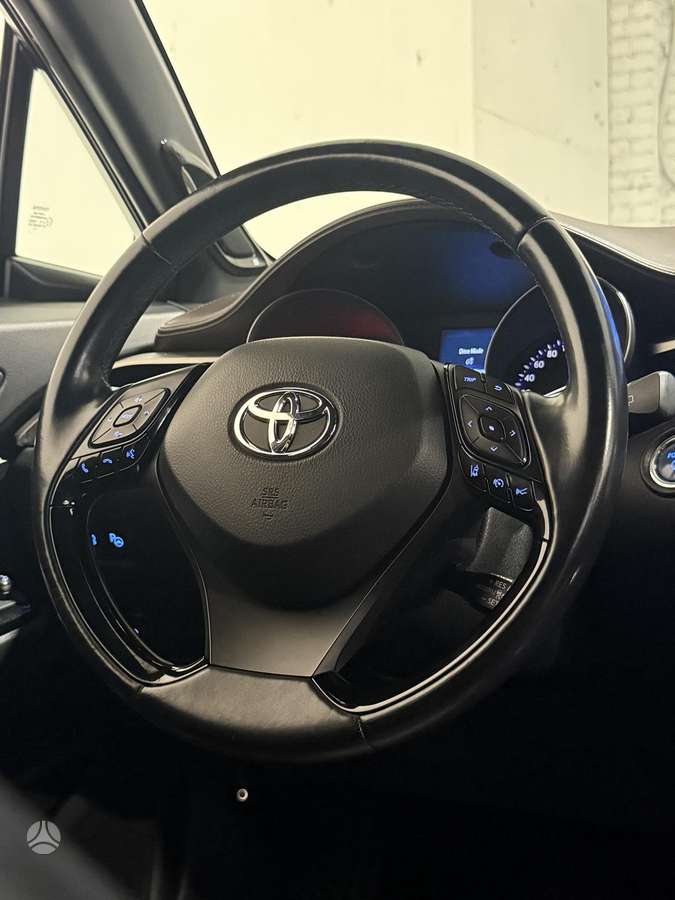 Toyota C-HR - 10