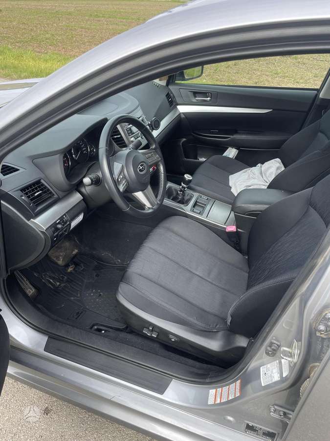 Subaru Legacy - 10