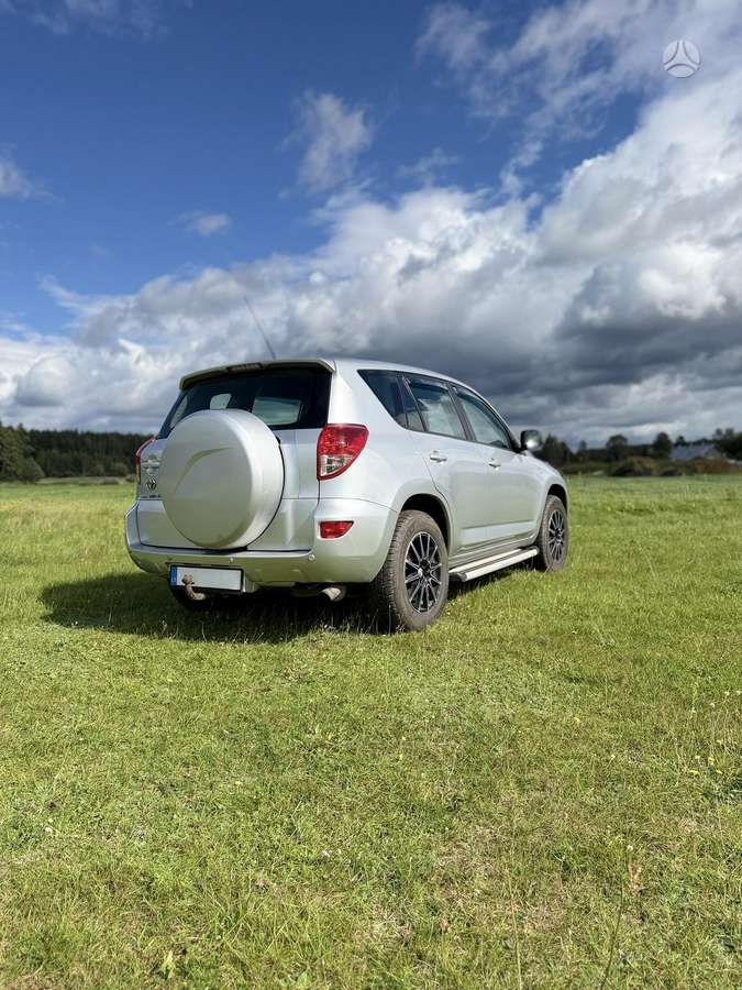 Toyota RAV4 - 4